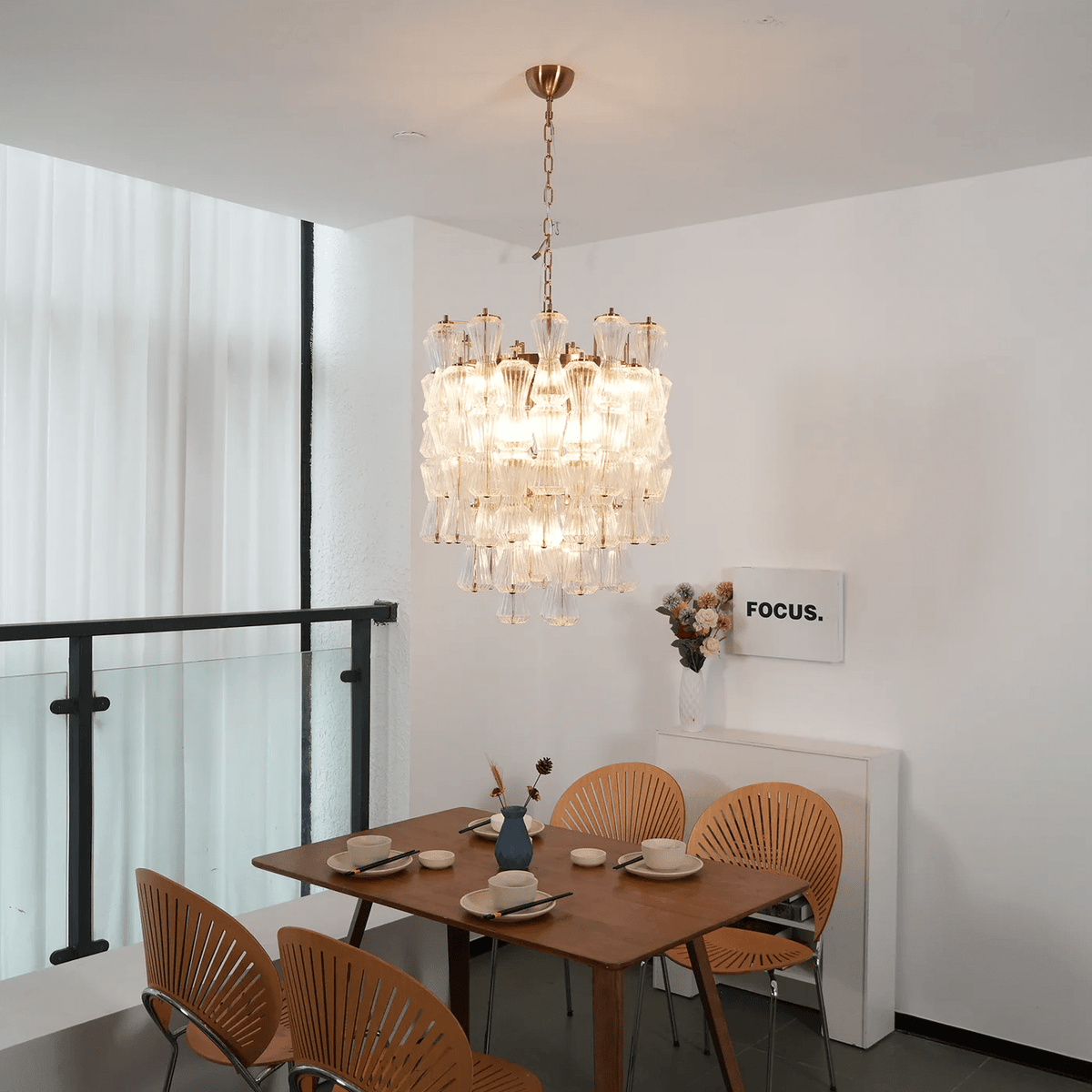 Florenzia Glass Curated Mouth-Blown Frosted Glas – illuminated warm ambiance setting