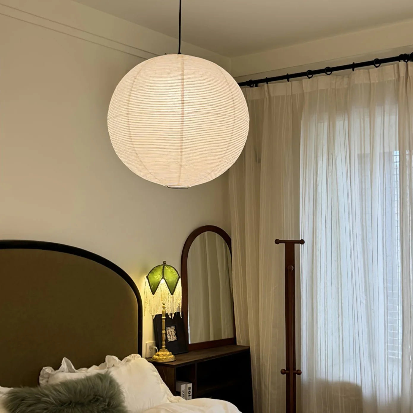 Spanish Alabaster Pendant Light View 3 | Akari A Series Pendant Lamp Spanish Alabaster Pendant Light | The Alabaster Edit | JINSHE | JINSHE