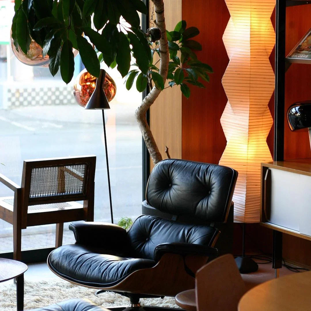Japanese Washi Paper Floor Lamp View 11 | Noguchi Akari UF4-33N Washi Paper Floor Lamp | Wabi Sabi Japanese Lantern Floor Light | JINSHE | JINSHE