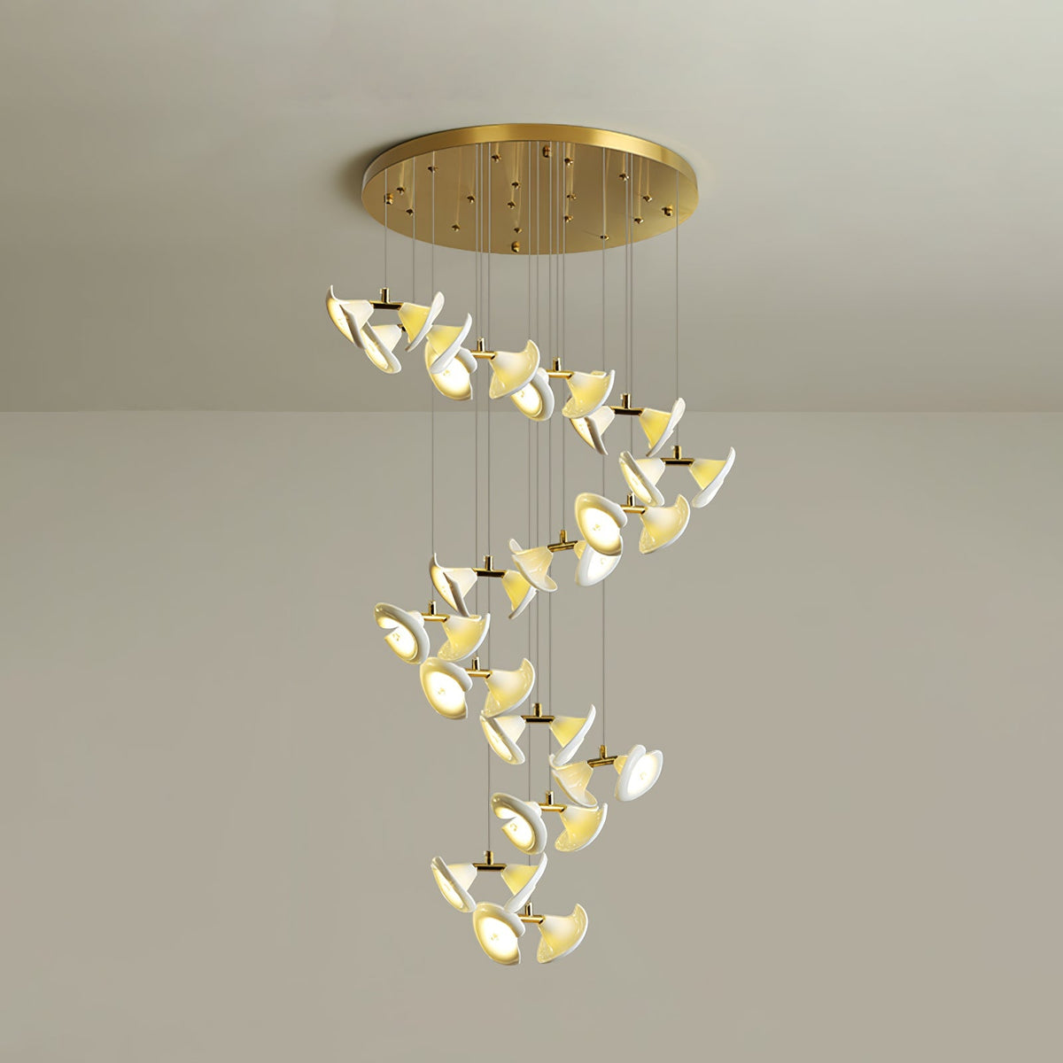 Blossom Double Horn Curated Hand-Thrown Ceramic – 32-lights B Size: ∅ 19.7 x H 98.4 finish configuration