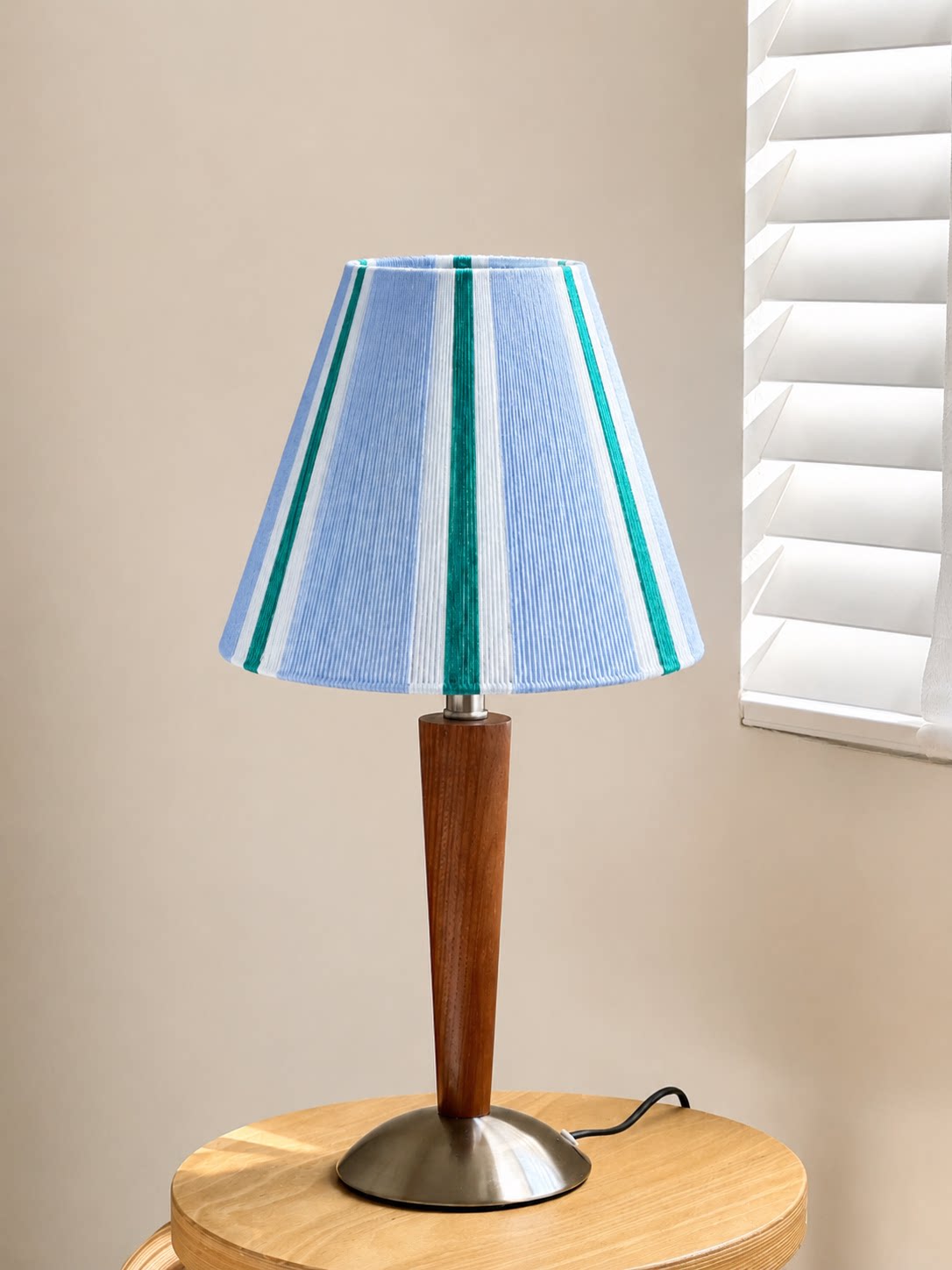 Maravio Curated Solid Hardwood Table Lamp – spatial dining room perspective