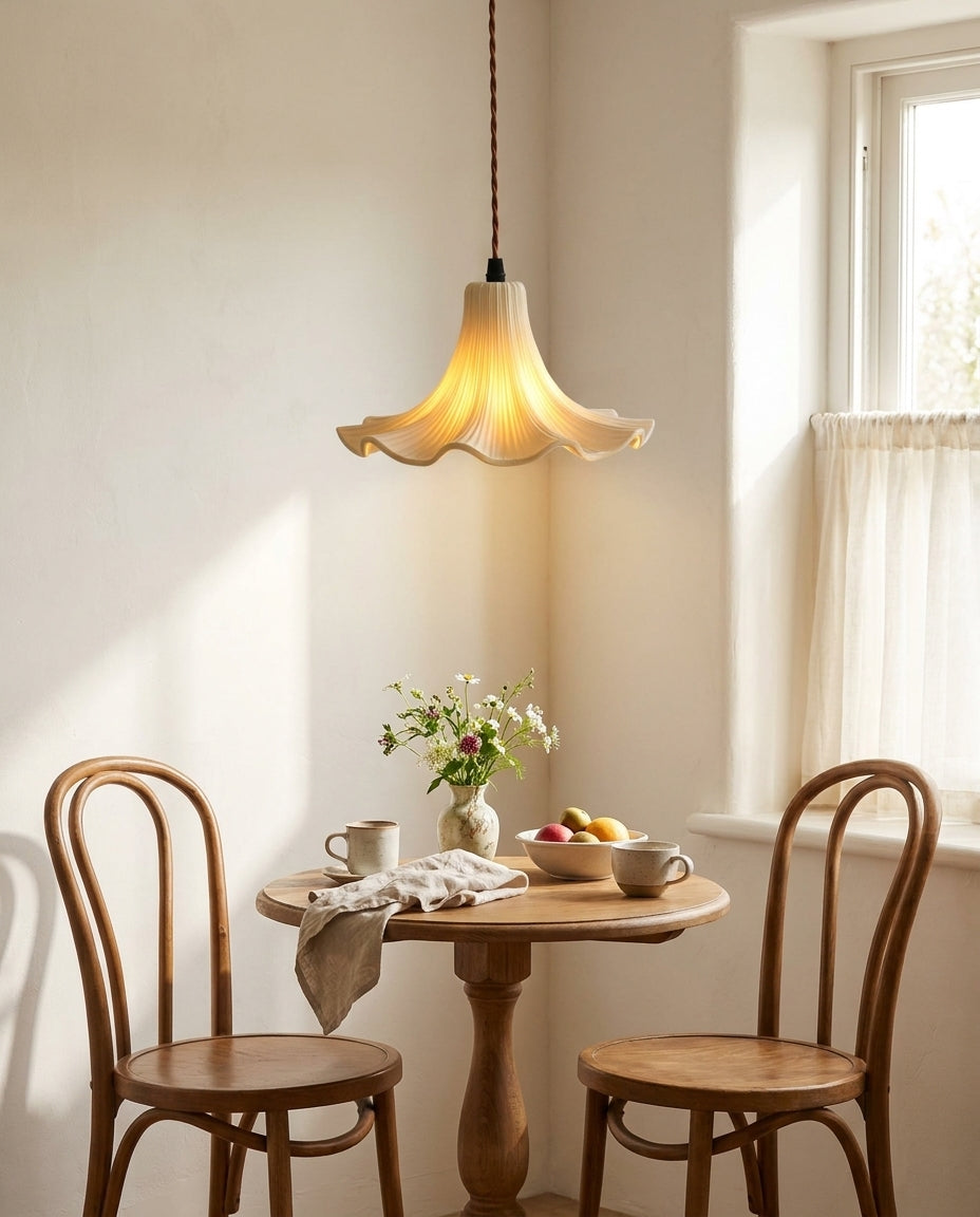 Ondevia Pendant Light – Handcrafted Material Texture and Detail View
