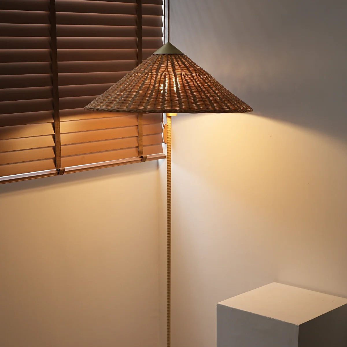 Spanish Alabaster Floor Lamp View 2 | Douli Hand-Woven Rattan Floor Lamp | Wabi-Sabi Designer Standing Light | JINSHE | JINSHE