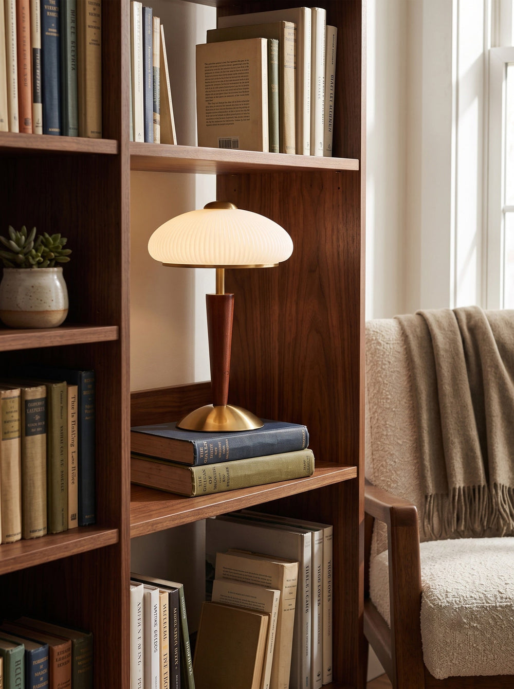 Modern Halden Table Lamp