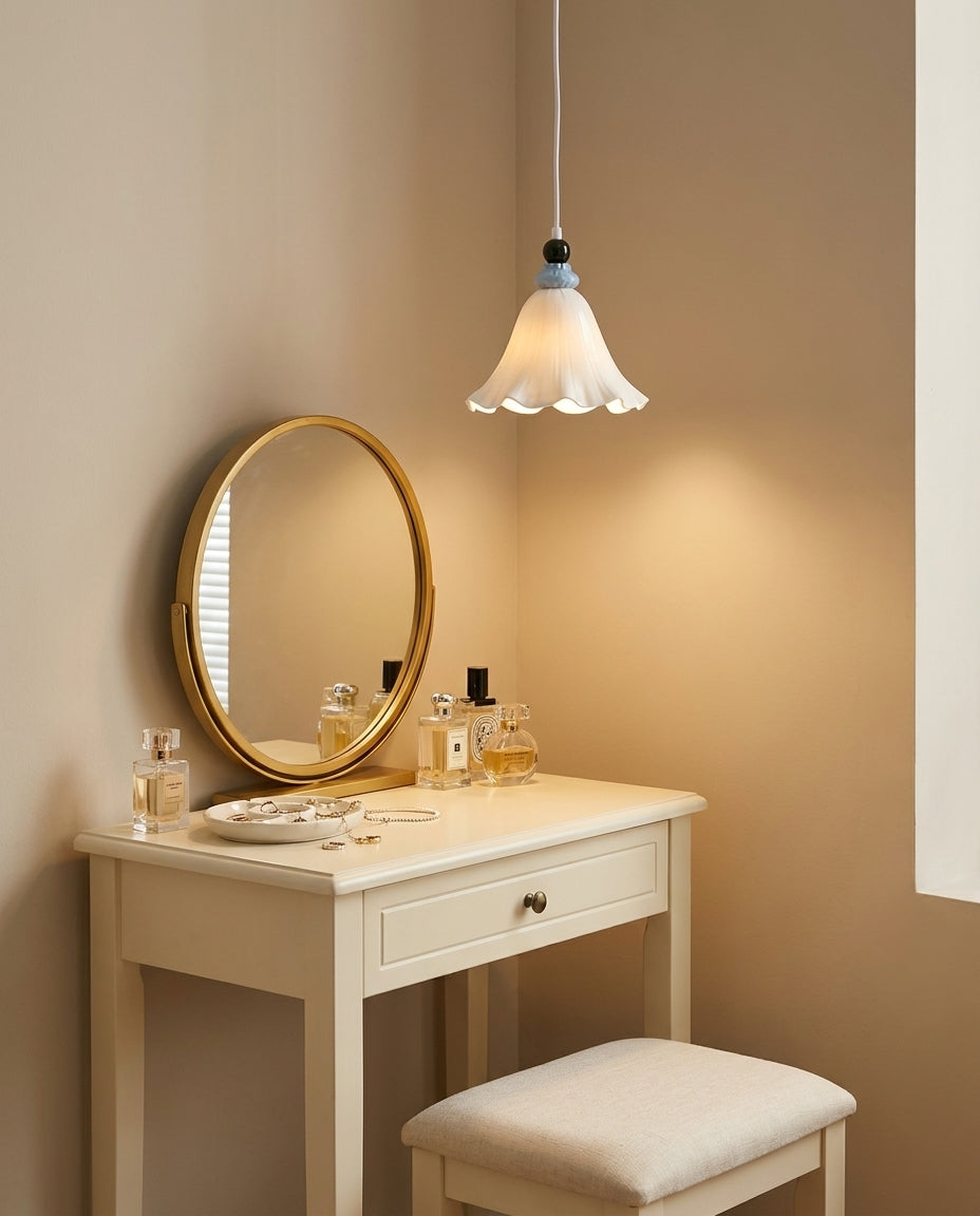 Lulora Pendant Light