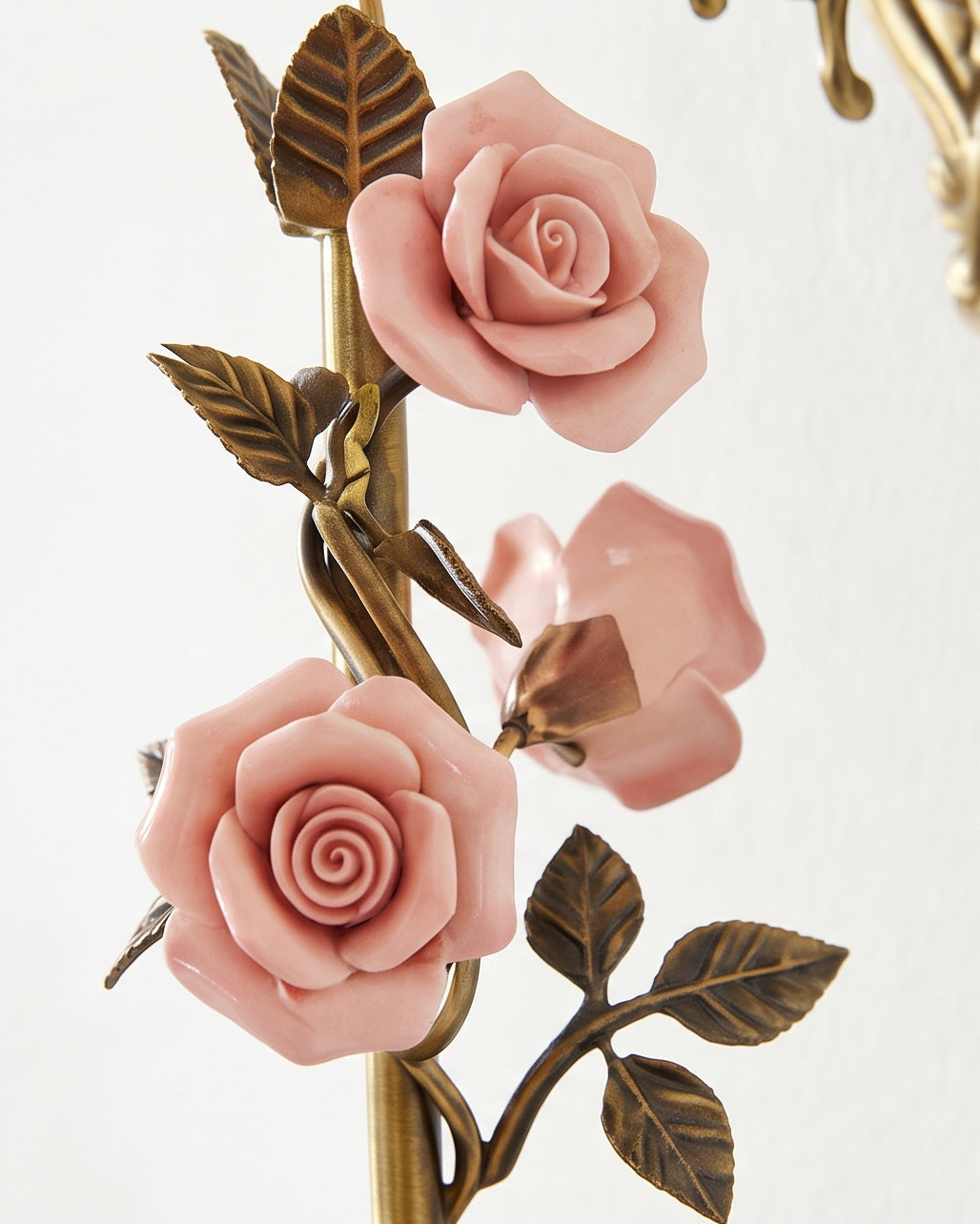 Lunafleur Alabaster Curated Alabaster Wall Sconc – full fixture elevation view