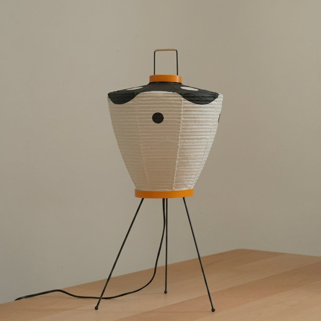 Mireto Paper Curated Washi Paper Table Lamp – macro detail view #1