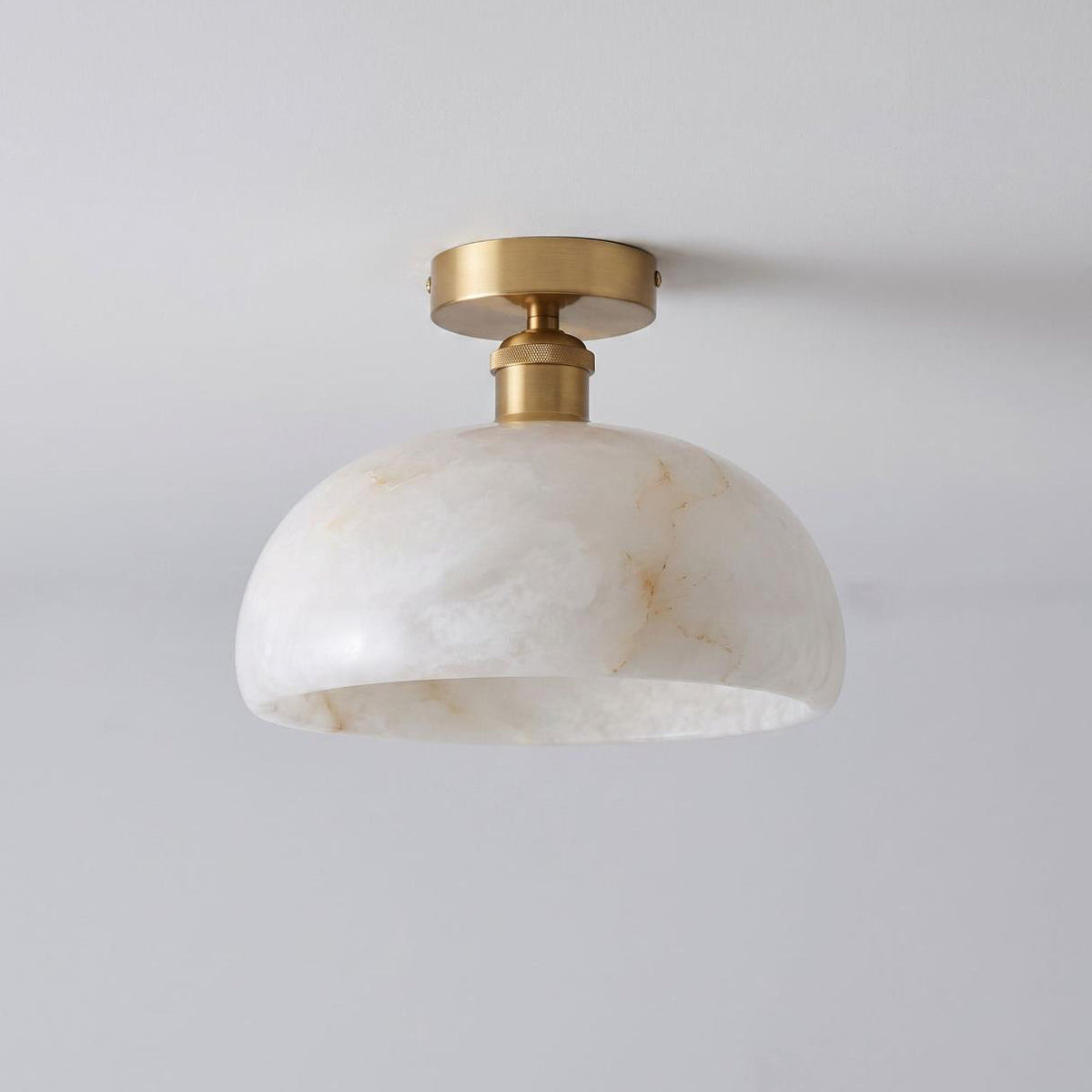 Moss Glow Alabaster Semi- Curated Alabaster Flus – Dia 32cm x H 25cm  ∅ 12.6 x H 9.8 finish configuration