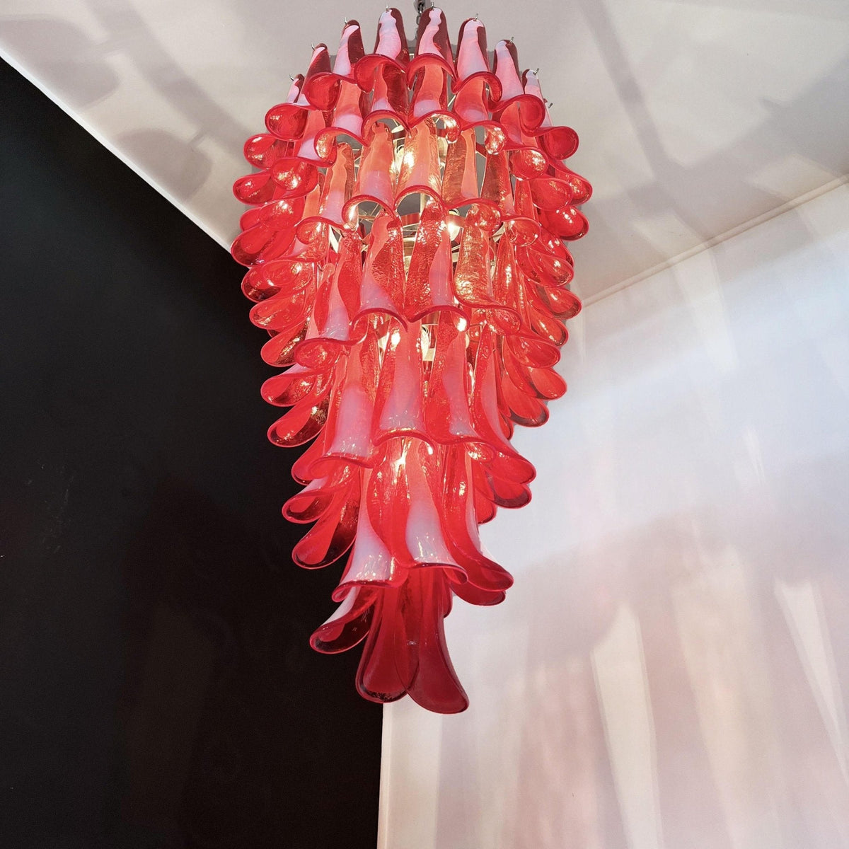 Petala Amber Art Glass Chandelier – spatial dining room perspective
