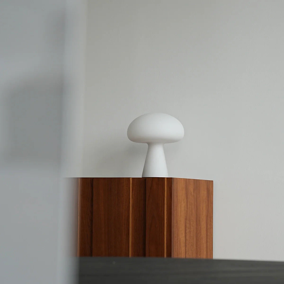ABS Table Lamp View 4 | Mushroom Table Lamp | Nordic Designer ABS | JINSHE | JINSHE