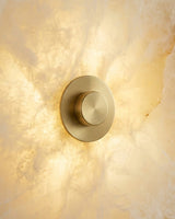 Onyvelle Alabaster Curated Alabaster Wall Sconce – macro detail view #1