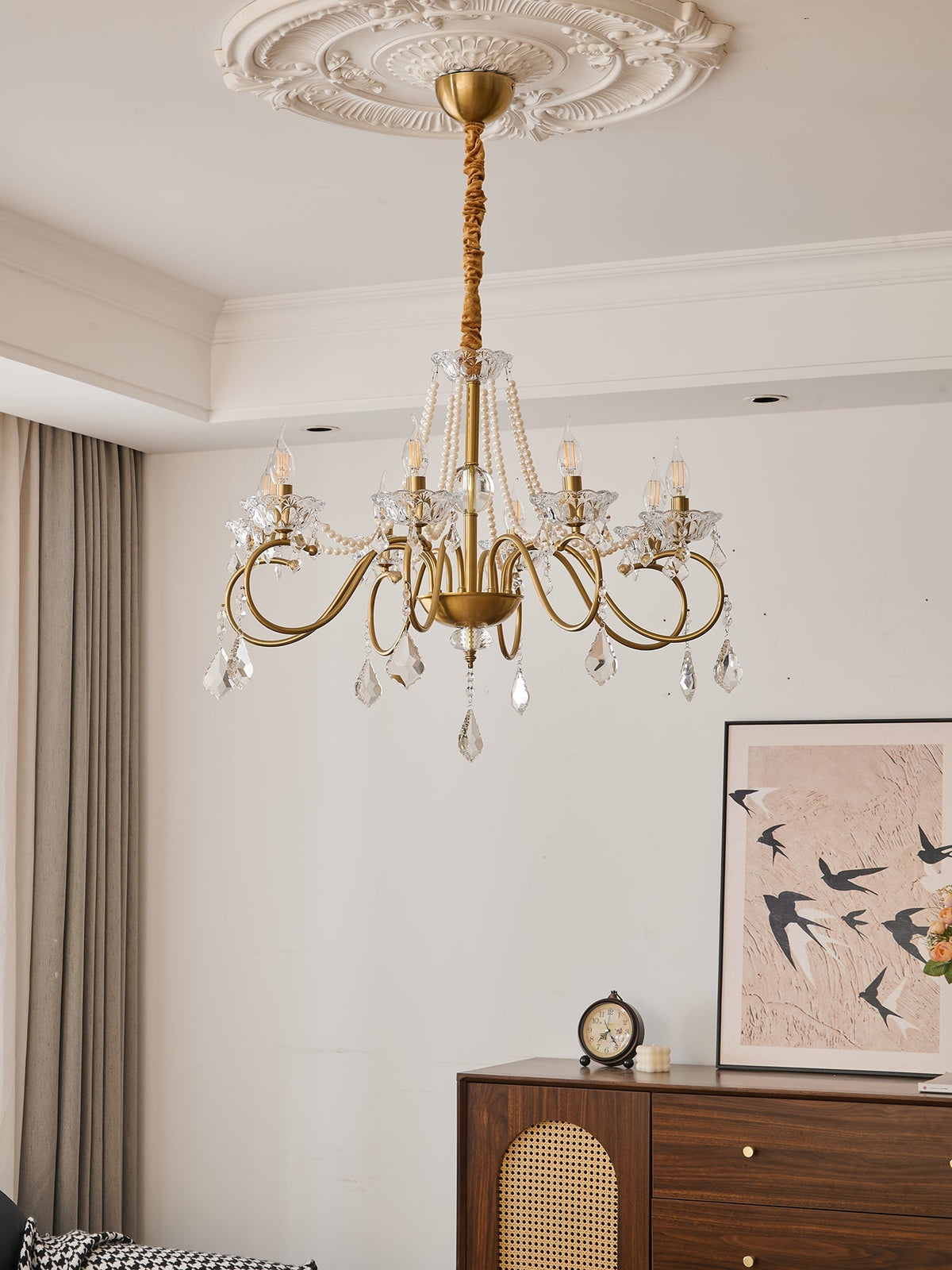 Opulent Pearl Crystal Curated Mouth-Blown Froste – illuminated warm ambiance setting