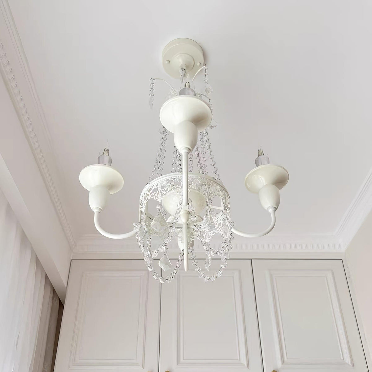 Pavia Curated Mouth-Blown Frosted Glass Chandeli – spatial dining room perspective