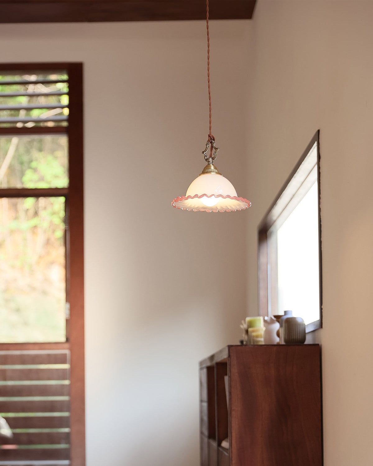 Pinklune Curated Mouth-Blown Frosted Glass Penda – dimensional scale reference