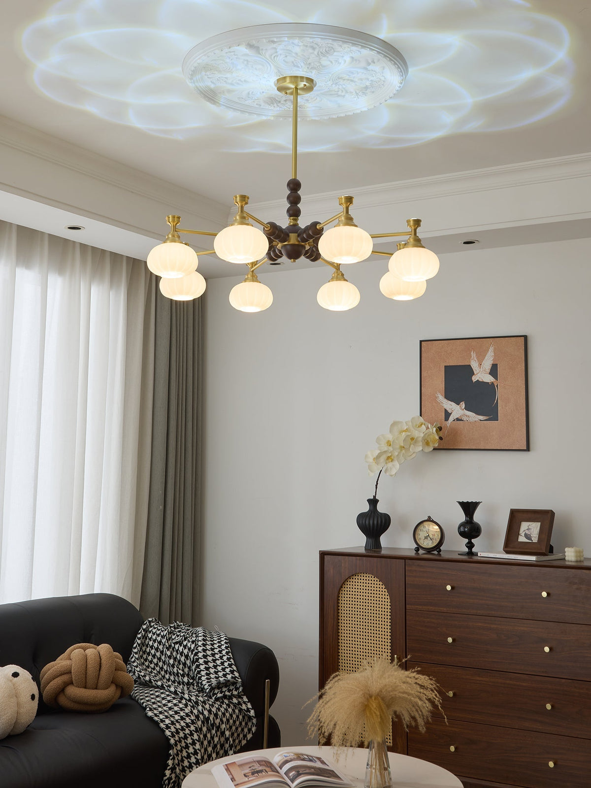 Solviento Curated Mouth-Blown Frosted Glass Chan – unlit natural material contrast