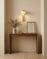 Tersus Alabaster Curated Alabaster Wall Sconce – dimensional scale reference