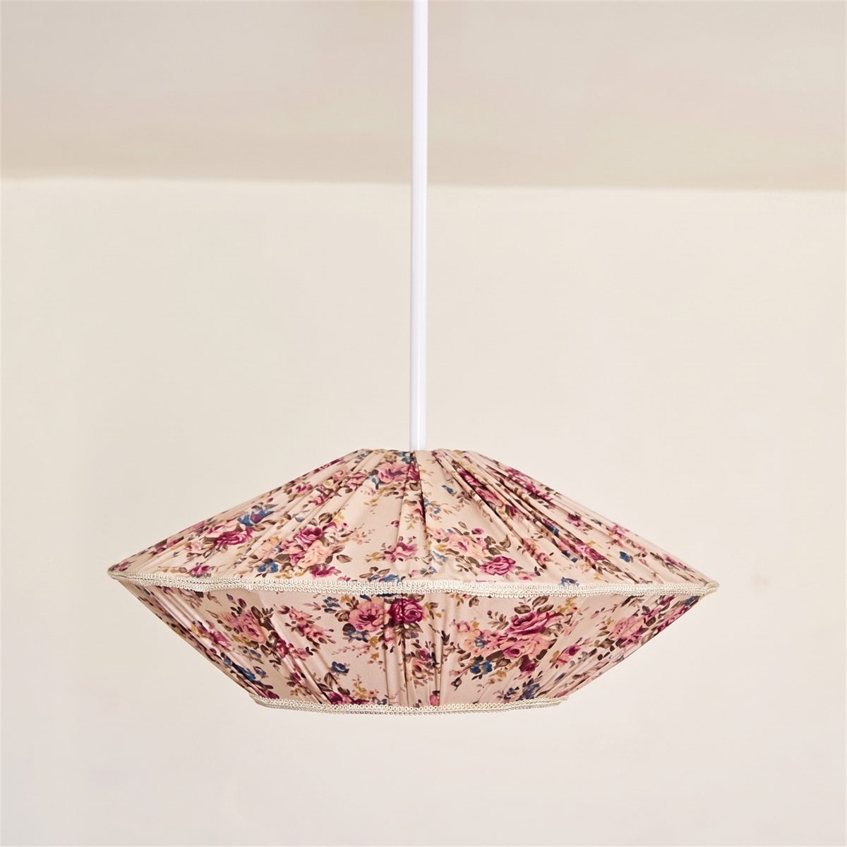 Violetta Pendant Light – Handcrafted Material Texture and Detail View